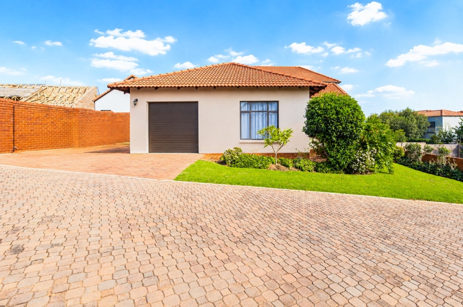 2 Bedroom Property for Sale in Xanadu Eco Park North West